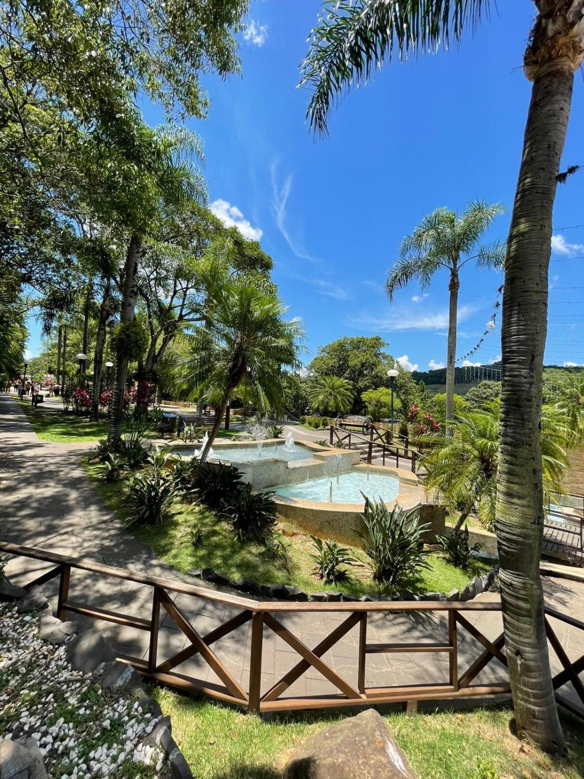 Apto Das Lavandas - 2 Quartos - Apto Todo Climatizado - A 150M Do Parque Termal! Piratuba Esterno foto